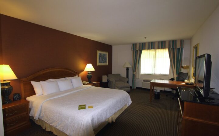AmEx Offer: Earn 20,000 Hilton Points on Hotel Stays